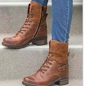 Size 36 Taos boots ! NWOT minor scuff mark